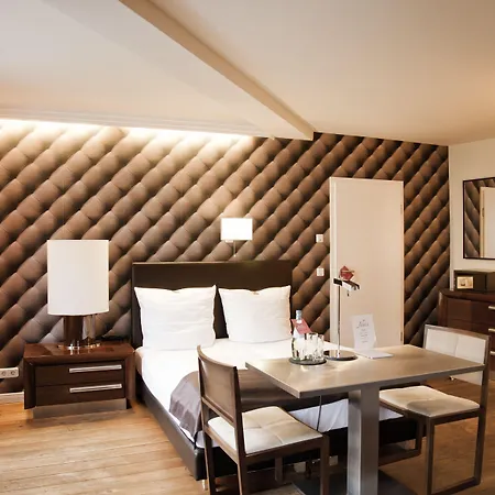 Hotel Adele Am Alex 3*