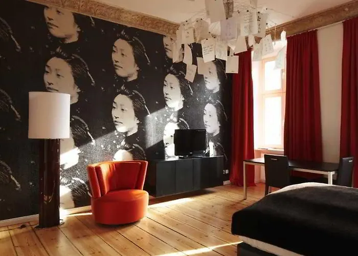 Adele Am Alex Hotel Berlin