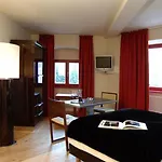 Hotel Adele Am Alex 3*