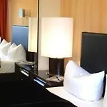 Adele Am Alex Hotel Berlin