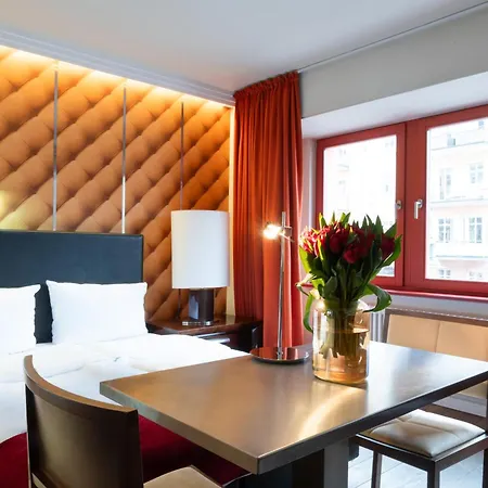 Adele Am Alex Berlin