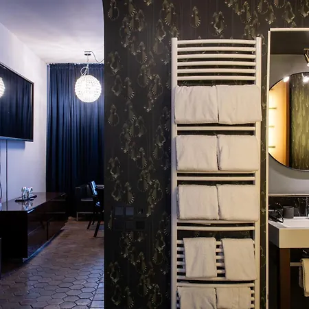 Szálloda Adele Am Alex