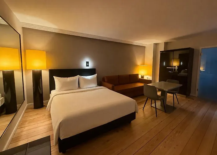 Hotel Adele Am Alex 3*